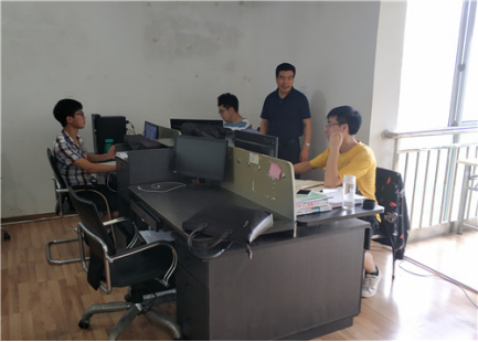 研究院赴亚龙看望暑期在企实践研究生