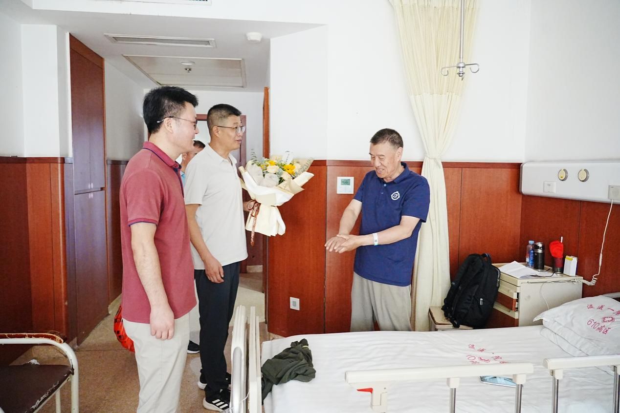兰理工温州泵阀院看望慰问研究院住院专家