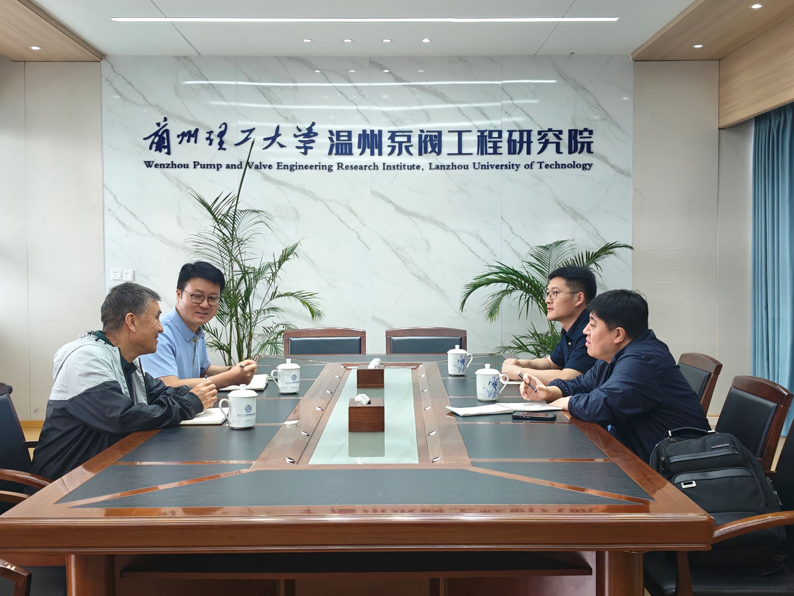 上海合晶自动化设备赴兰理工温州泵阀院开展合作交流