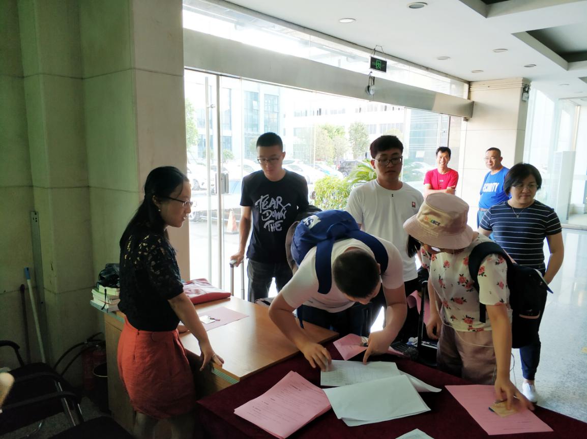 温州研究生分院2018级研究生来温报到并参加入学教育