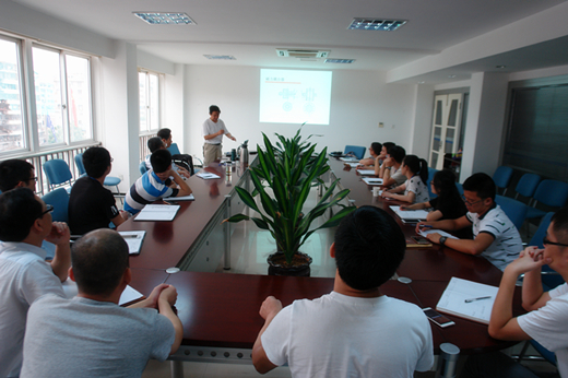 泵阀研究院技术部召开学术报告会