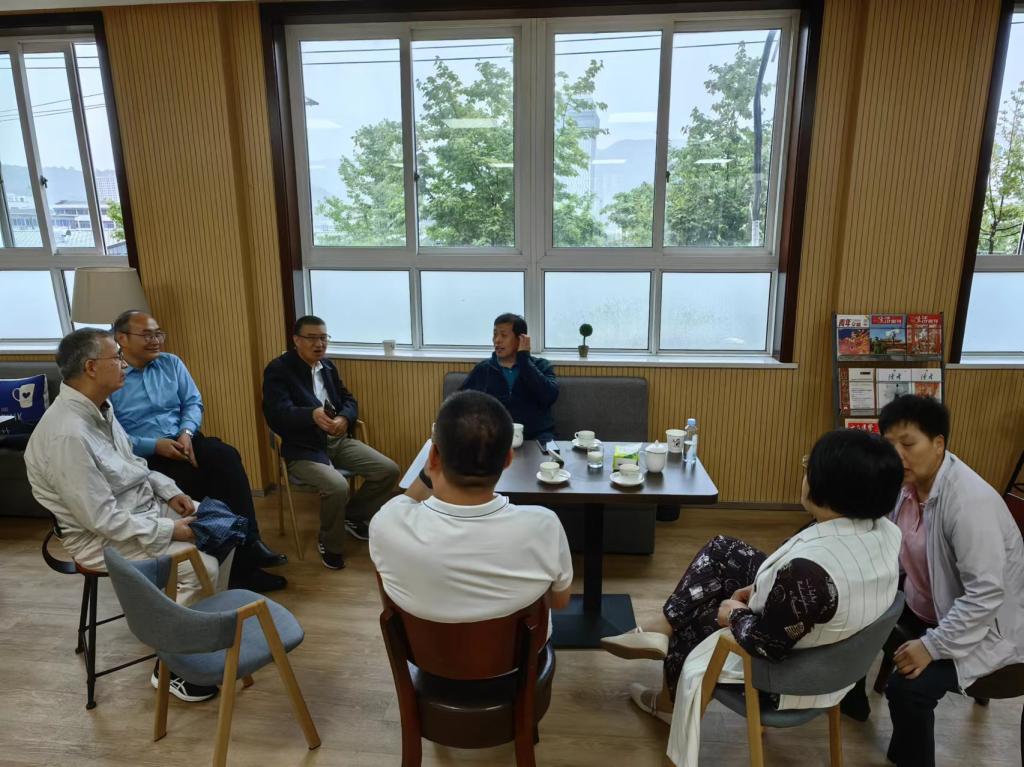 学校专家赴兰理工温州泵阀院调研交流