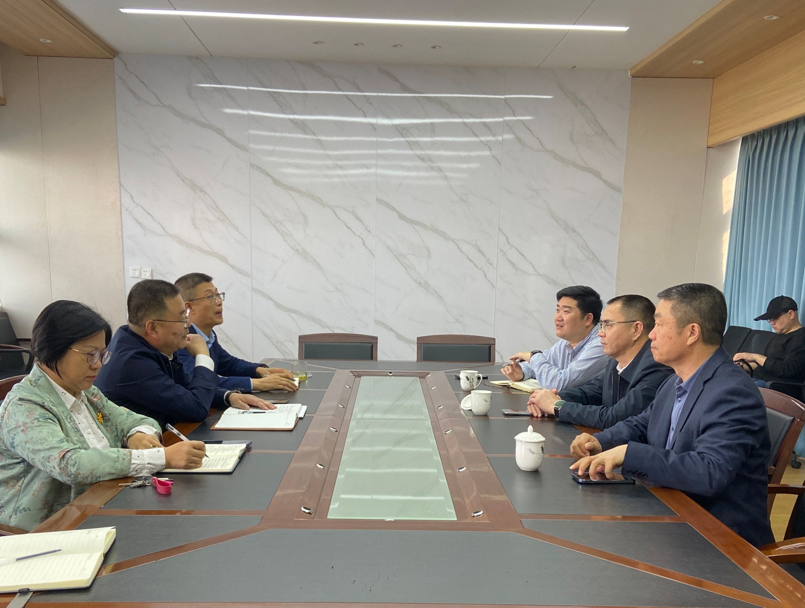 福建省政和县马火灶副县长一行来兰理工温州泵阀院开展产学研合作交流