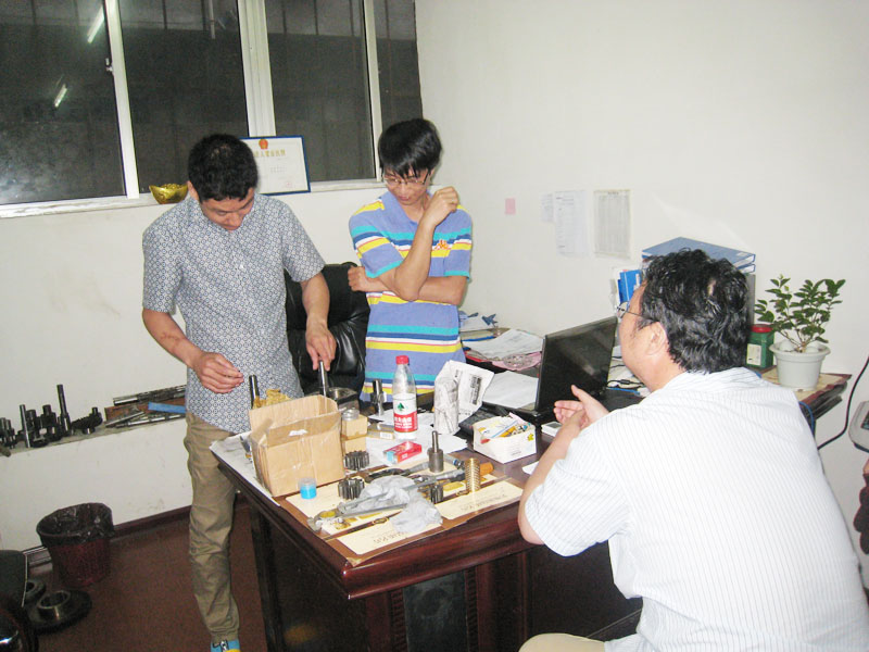 研究院走访温岭峰特机械有限公司