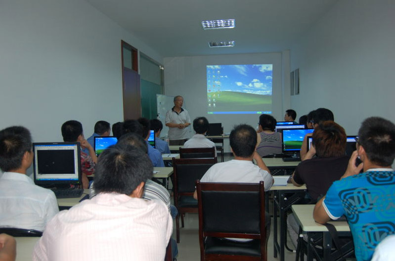 平台龙湾服务站、龙湾分院举办第二期AutoCAD技术培训班