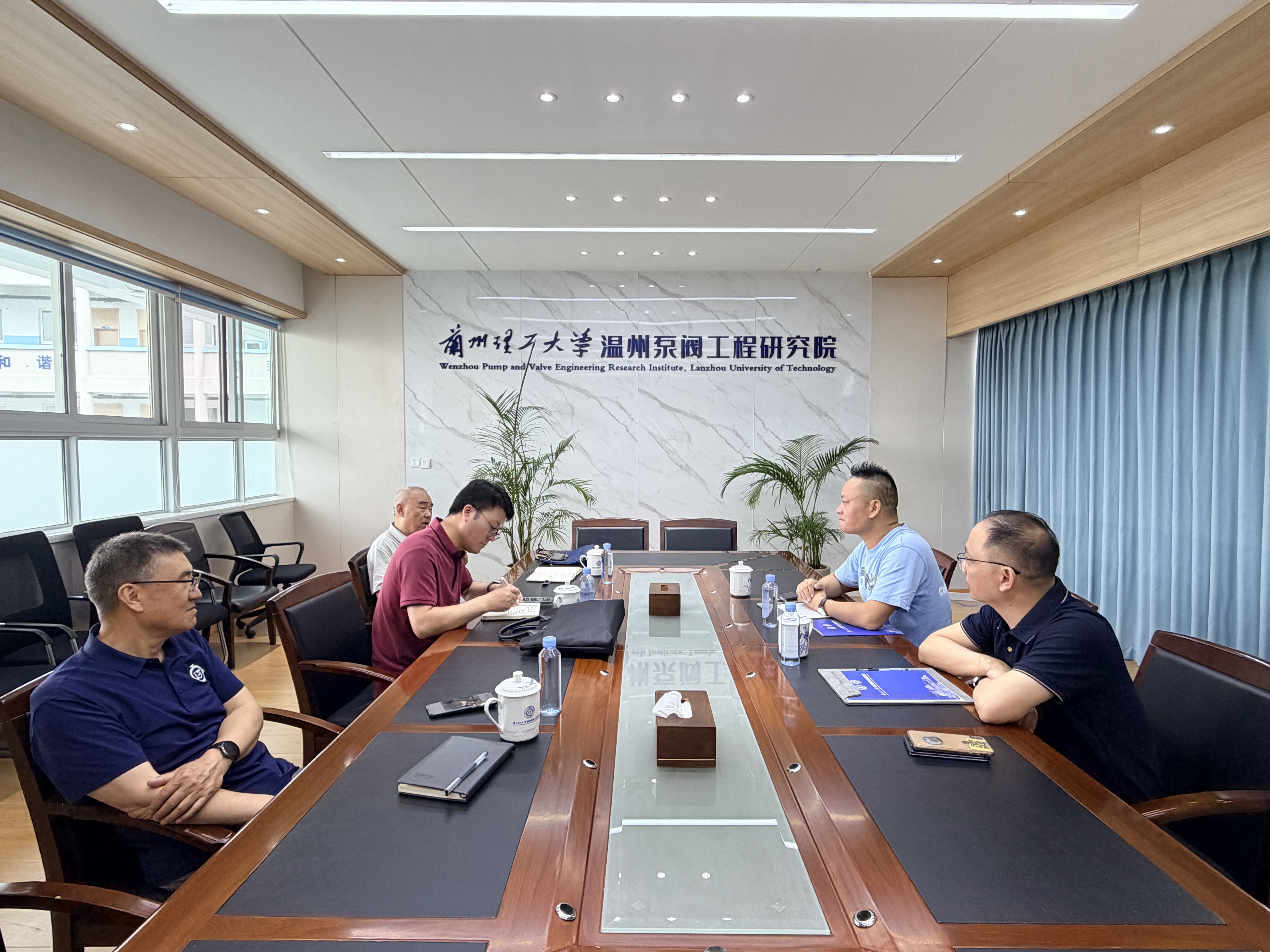 泉兴阀门、佛山开维喜阀门赴兰理工温州泵阀院开展...