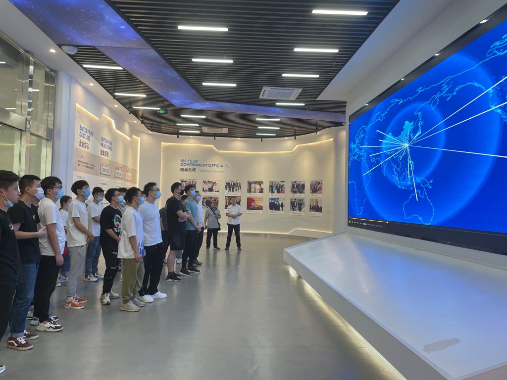 温州研究生分院组织学生参观温州企业