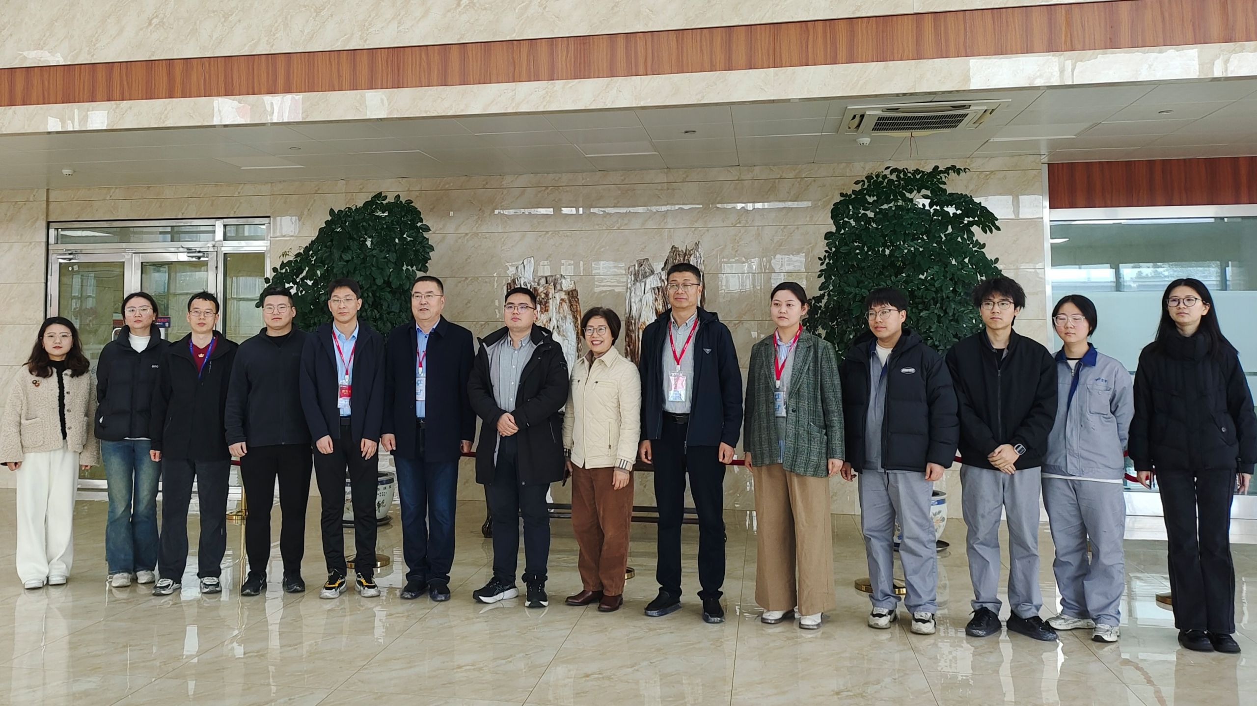 兰理工温州泵阀院赴温州宏丰、 宣达集团开展访企拓岗交流对接活动