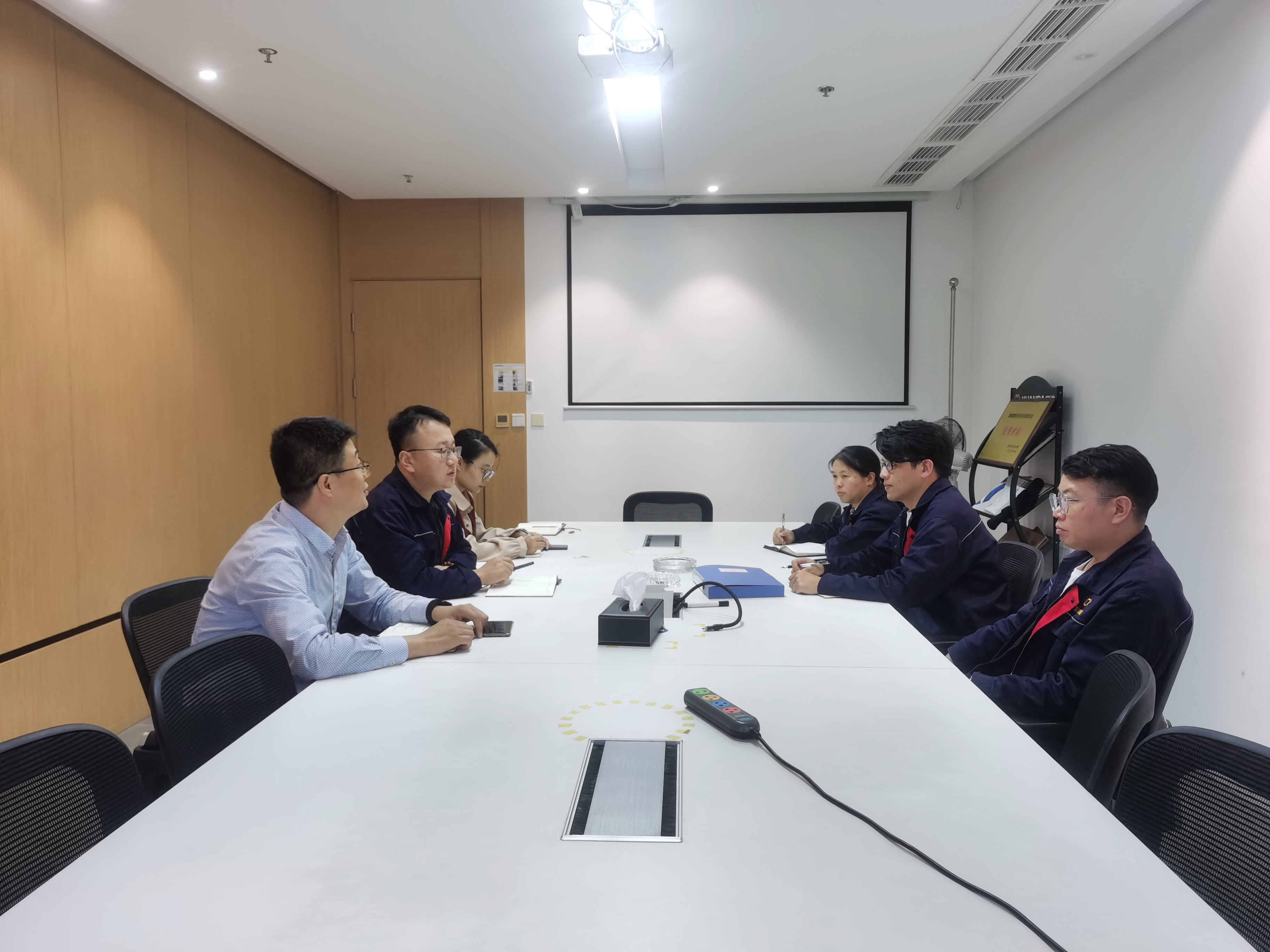 兰理工温州研究生分院回访宣达实业集团