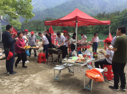 “青青流水山重山，春意袭来心自宽”工会春游活动