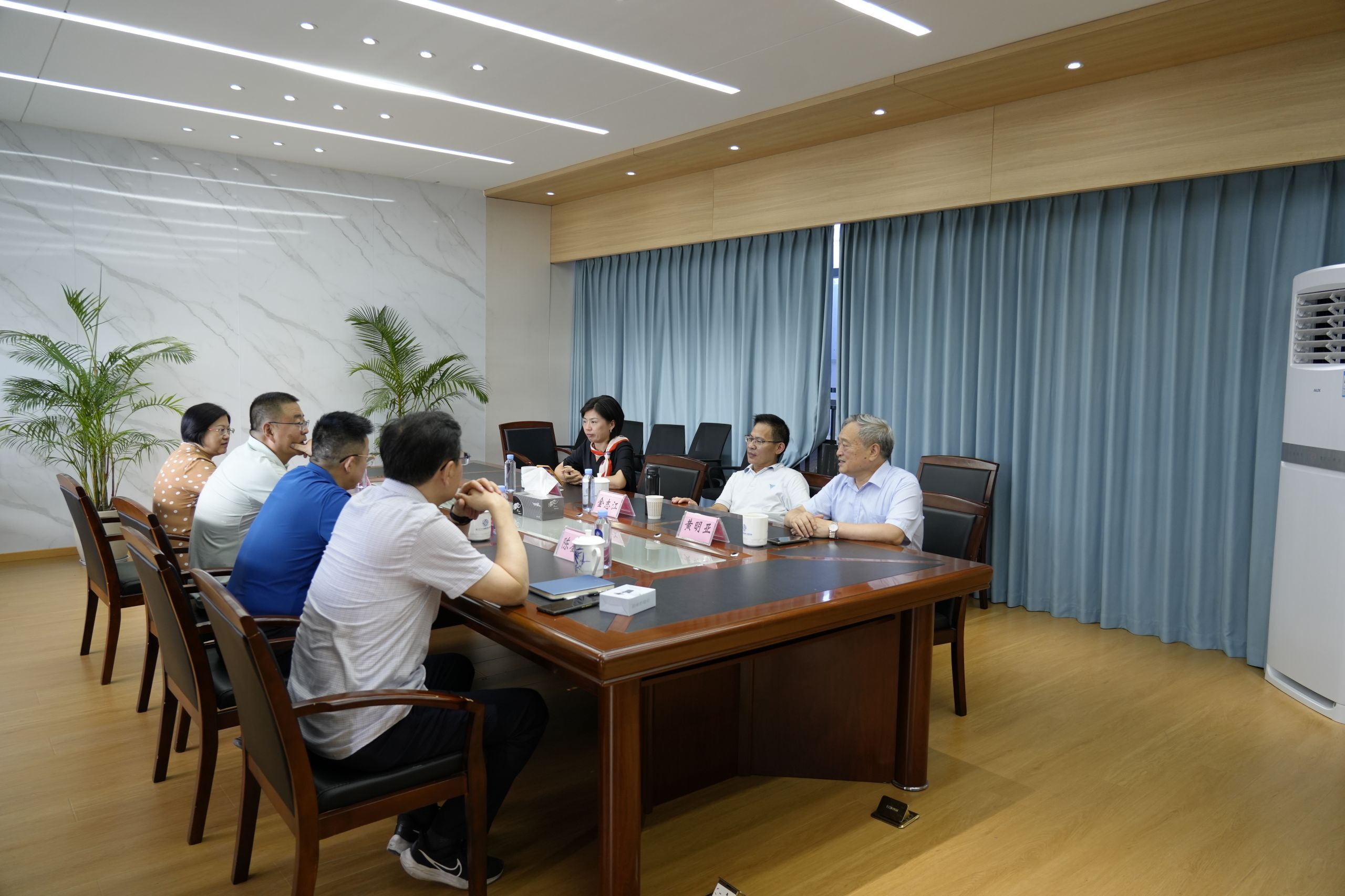 浙大温州研究院金志江一行赴温州泵阀院开展座谈交流