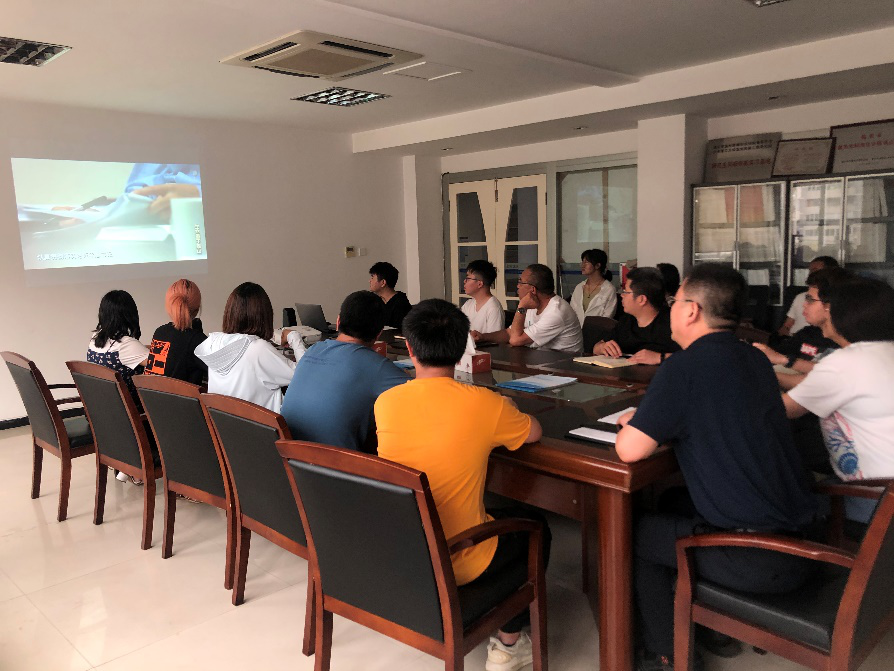 兰理工温州泵阀院组织观看《生命重于泰山》电视专题片