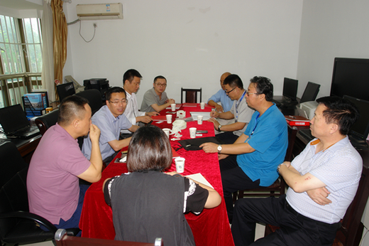 龙湾区副区长张崇波一行莅临泵阀龙湾院考察调研