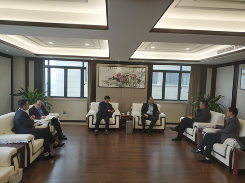 余安江副区长深入泵阀企业调研校企合作